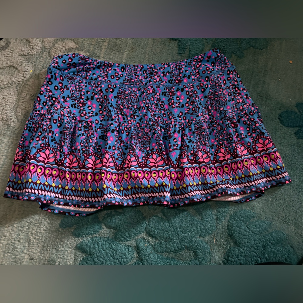 Lilly Pulitzer Luxletic UPF 50+ Gardenia Skort - Picture 3 of 6